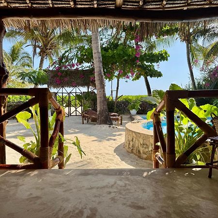 Villa Kipara - Private Beach & Pool Pwani Mchangani Dış mekan fotoğraf